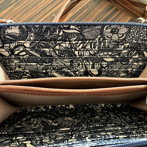 Sakroots crossbody bag/wallet - Picture 4 of 4